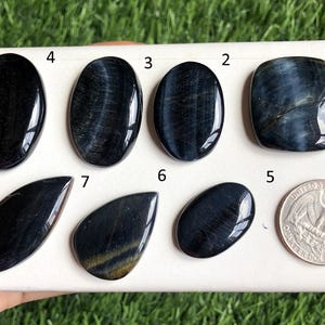 Cabochon di occhio di tigre blu, splendida pietra preziosa di occhio di tigre blu per la creazione di gioielli e pietre preziose, cabochon lucidati a mano, cristallo da meditazione, lotto -174