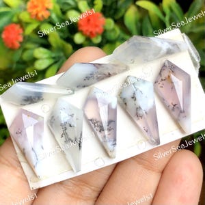 Opale dendritique à facettes 10 x 20 mm, Pierres précieuses coupées par étape en forme de cravate, 10 pcs / lot Opale dendritique forme cerf-volant pour la fabrication de bijoux, Anneaux forme cerf-volant/cravate