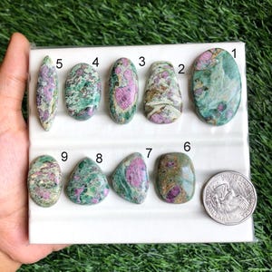 Cabochon di rubino fuchsite, gemma semipreziosa naturale per la creazione di gioielli, cabochon lucidati a mano LOTTO-800
