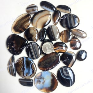 Lote de atacado de cabochão de ágata com faixas de qualidade superior, formato e tamanho misturados com pedras preciosas de ágata para fabricação de joias, artesanato e fornecimento