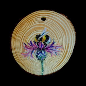 Hand painted bee illustration on wood slice. Unique Keyring art. Drawing. Christmas / birthday / wedding Decoration.
