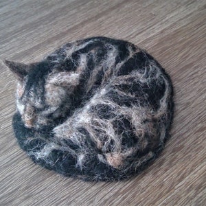 Needle felted cat, sleeping cat, custom made, made to order