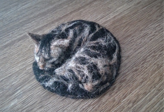 Needle felted cat, sleeping cat, custom made, made to order