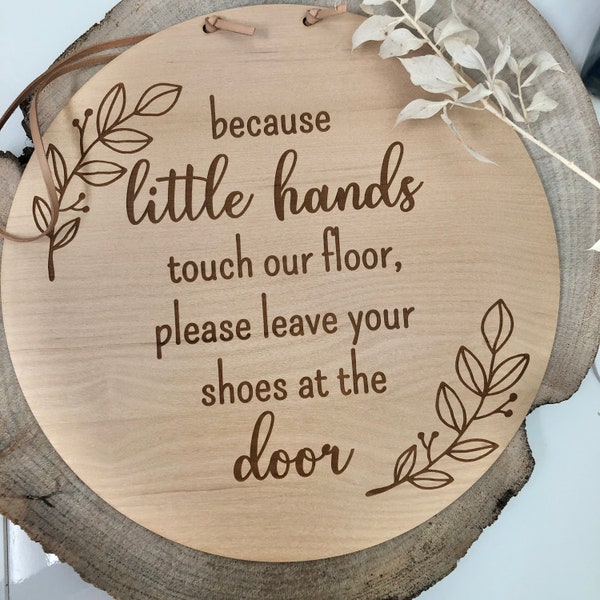 Remove shoes sign | Little hands Shoes off sign | Wooden door sign | No shoes sign | Custom wooden sign | House Sign | Australian made sign