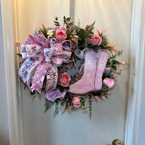Cowgirl Pink Boot Wreath, Cowgirl Wreath, Pink Wreath, Rose Wreath, Pink Decor, Home Decor, House Gift, Flower Decor, Housewarming