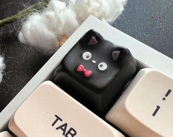 Tecla de gato negro para teclados mecánicos, hecha a mano con arcilla polimérica.