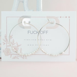 Brincos de argola com código Morse "Fuck Off", argolas prateadas com miçangas, joias com palavras personalizadas, brincos de argola ousados, joias com mensagem secreta, prata de lei