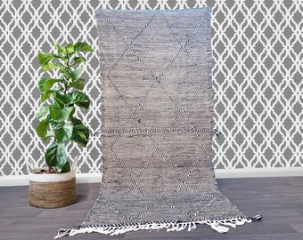 Pronto per la spedizione – Tappeto da corridoio marocchino in lana 3,5x8,3 piedi – Tappeto berbero fatto a mano – Tappeto da corridoio a rombi bianchi e neri – Stile Beni Ourain