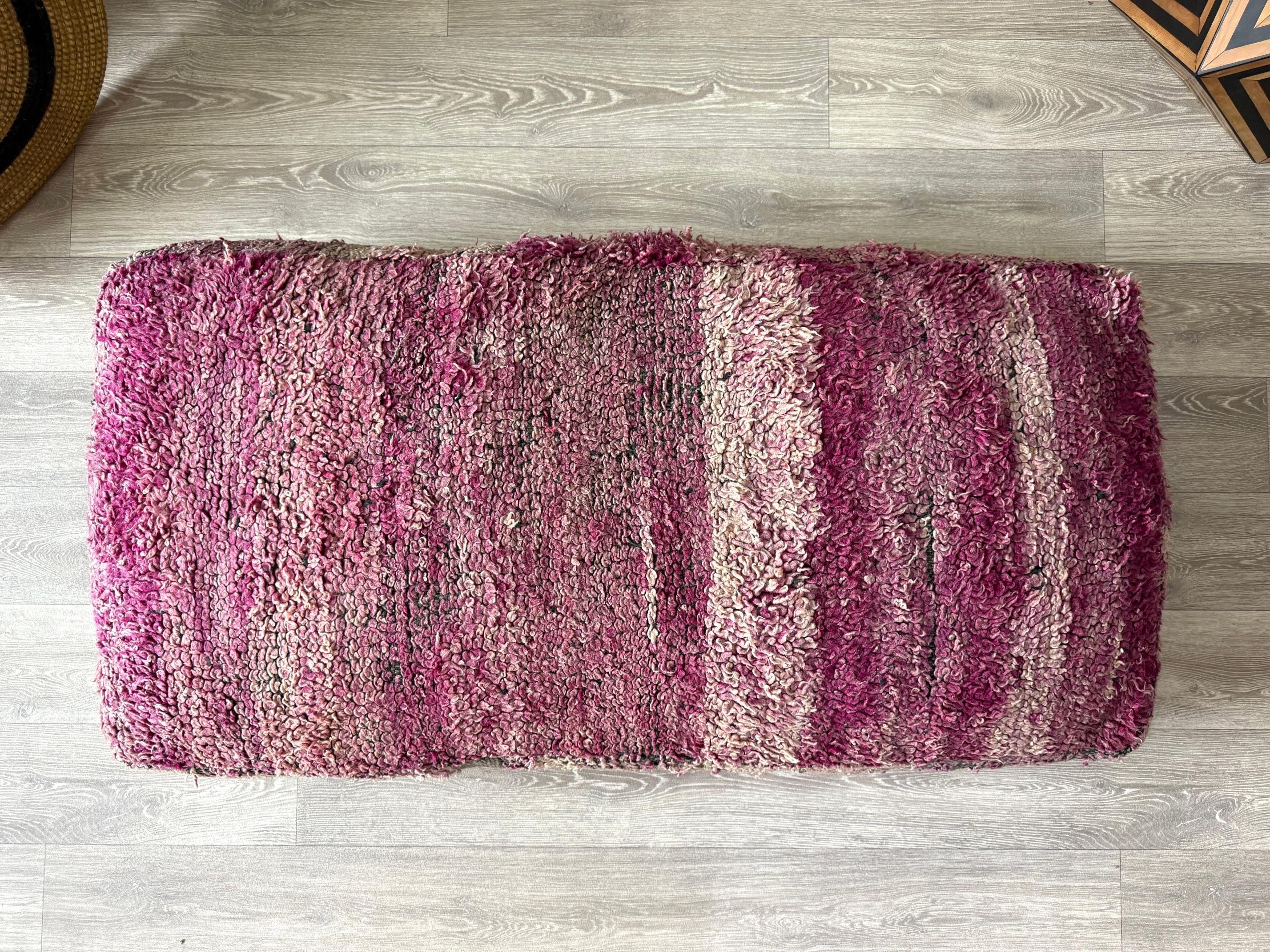 大型モロッコキリムオットマン 24インチ×47インチ – ヴィンテージ