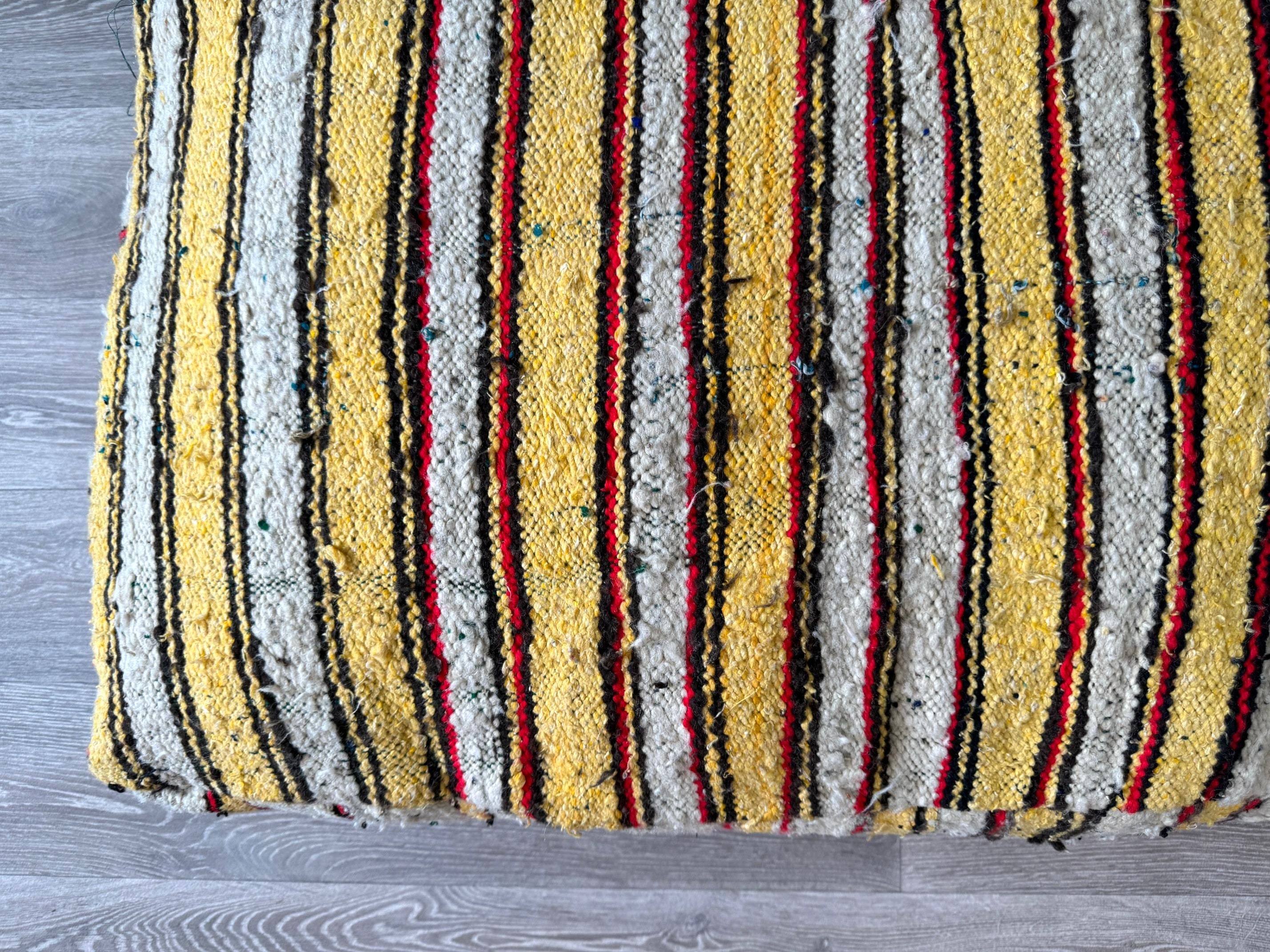 大型モロッコ風オットマン 24インチ×47インチ ヴィンテージキリム