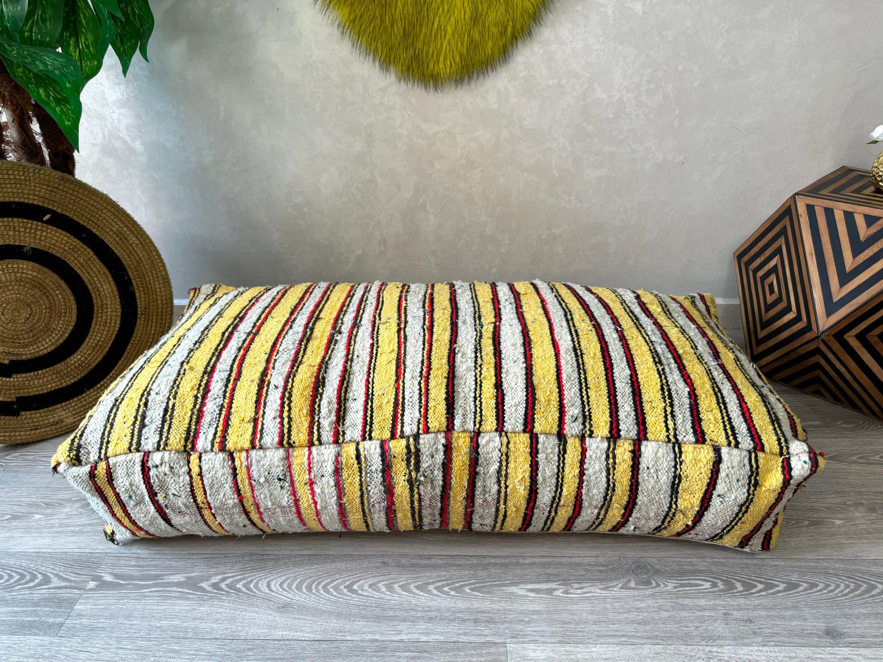 大型モロッコ風オットマン 24インチ×47インチ ヴィンテージキリム