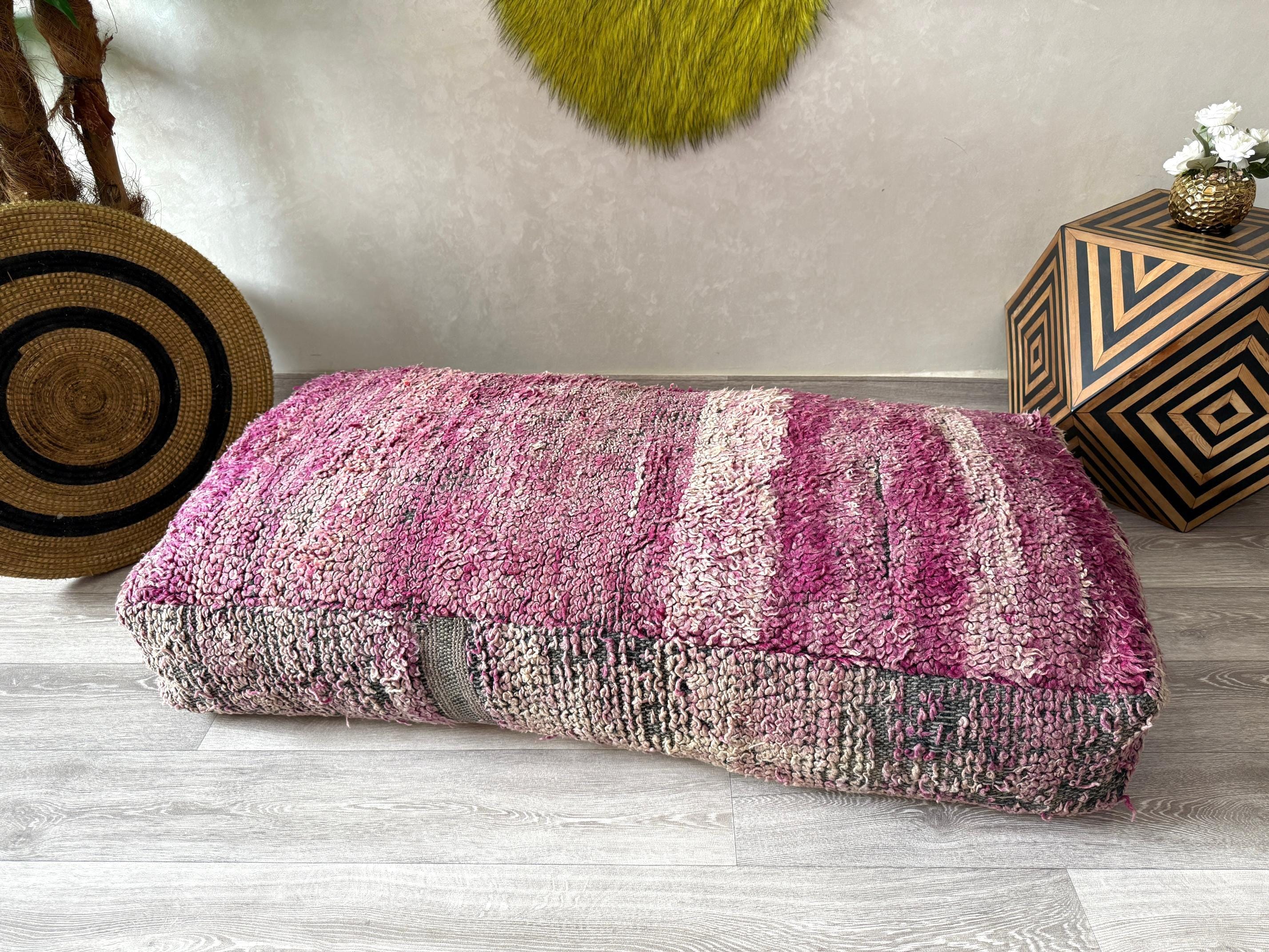 大型モロッコキリムオットマン 24インチ×47インチ – ヴィンテージ