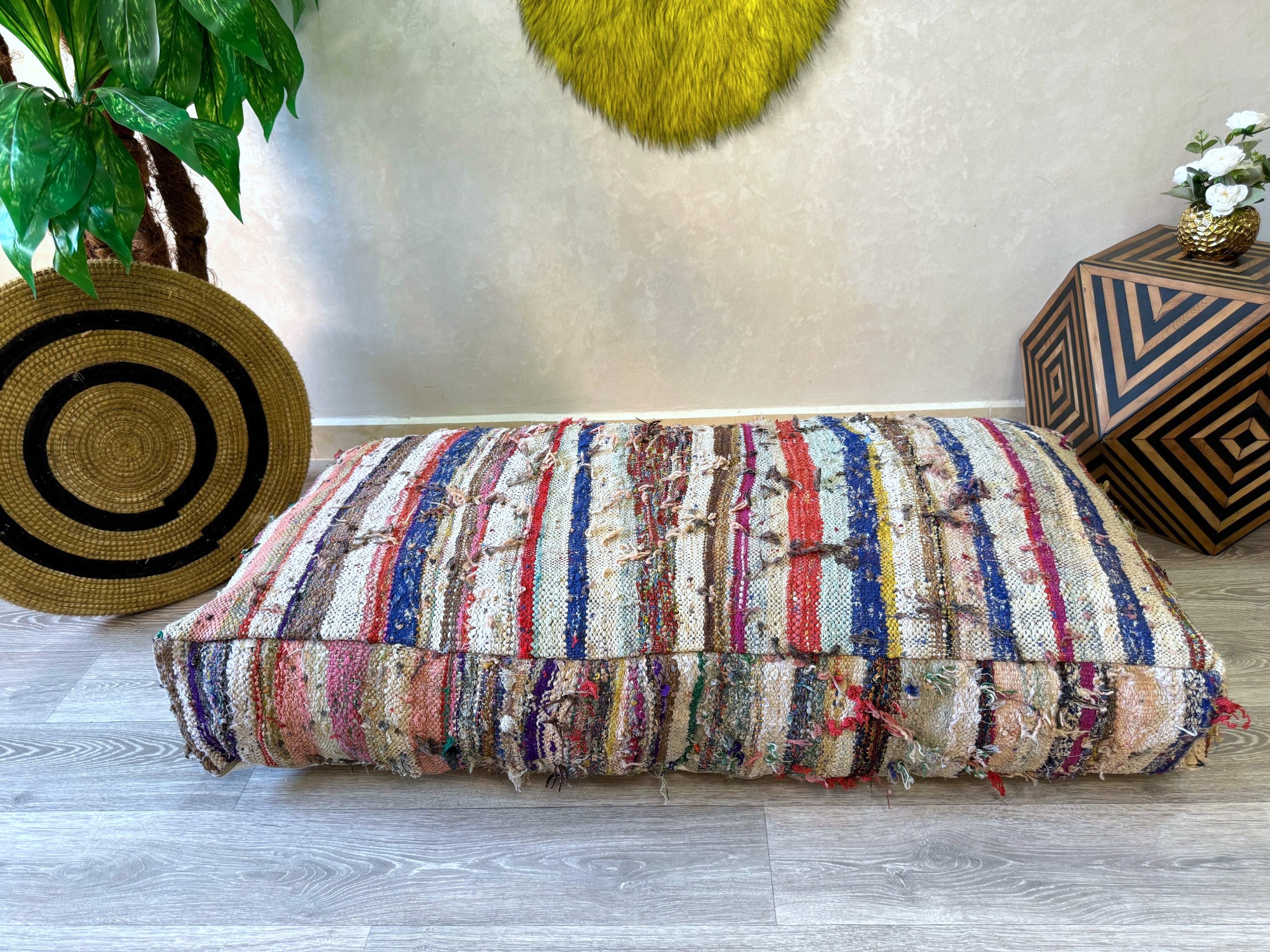 大型ベルベルキリムプーフ 24インチ×47インチ – モロッコヴィンテージ