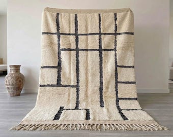 Ivory Textured Beni Ourain Rug – Handmade Moroccan Rug with Black Berber Lines