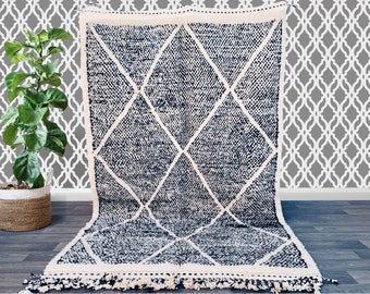 Beni Ourain Moroccan Rug 4.9x7.9 FT – Handmade Wool Berber Carpet – Black Diamond Pattern – Authentic Moroccan Area Rug