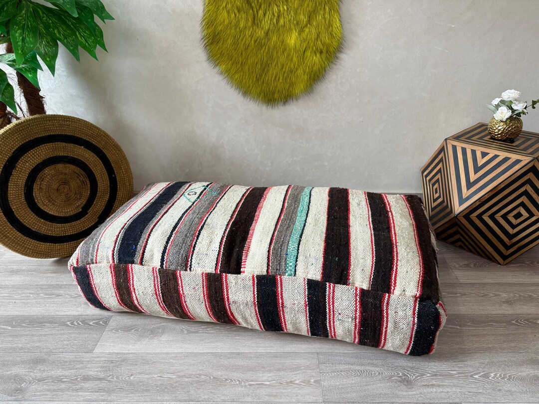 大型モロッコキリムオットマン 24インチ×47インチ – ヴィンテージ
