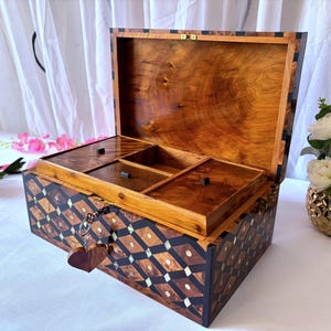 Wooden Jewelry Box for Women & Men 12&quot;x8&quot;, Large Handmade Jewelry Box with lock,Jewelry Organizer Box with Removable Divider, Thuya Burl Box
