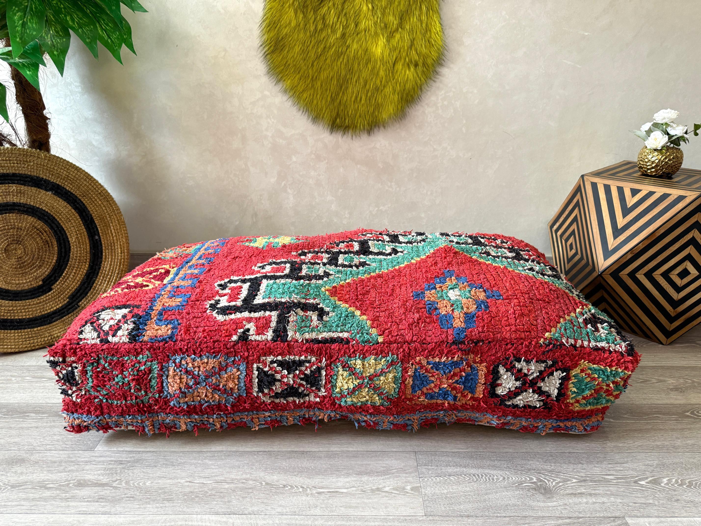 大型モロッコキリムオットマン 24インチ×47インチ – ヴィンテージ