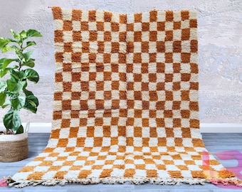Geruit oranje tapijt - Marokkaans tapijt - geruit tapijt - oranje geruit tapijt - handgemaakt tapijt - Marokkaans tapijt - geruit tapijt - Beniourain-tapijt