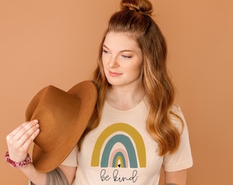 Be Kind Kurzärmeliges Damen T-Shirt, Be Kind Rainbow Shirt, Be Kind Tee, Inspiration shirt, Kindness Shirt, Cute Rainbow Shirt