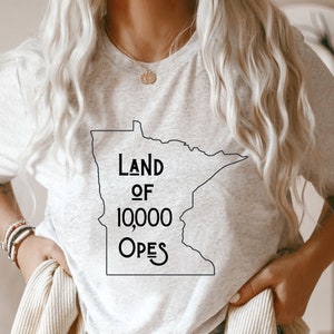 Minnesota Land von 10.000 Opes T-Shirt, Minnesota Shirt, Geschenk für Minnesota Liebhaber, Minnesota Tee, Minnesota Lakes Shirt, Minnesota Umriss