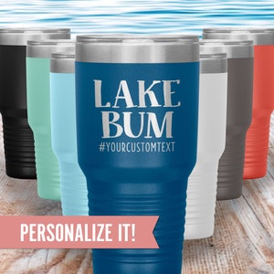 Benutzerdefinierte Lake Bum 30 Unzen Becher, personalisiert mit Namen, lustige See Haus Geschenkidee, Bootskapitän und First Mate Cup Set, Jungs Lake Life Becher