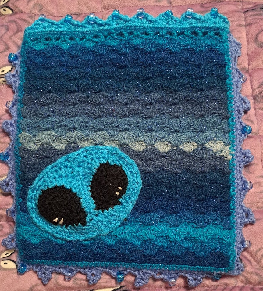40 Book Sleeve Crochet Patterns for Stylish, Protective Handmade Reading Accessories 30 Crocheted Blue Alien Book Sleeve