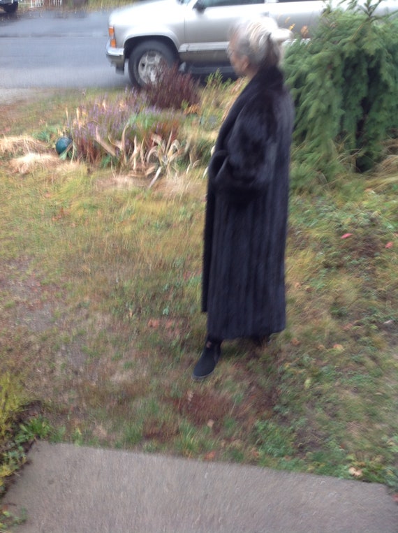 Ranch mink coat - image 5