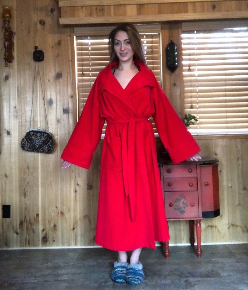 Vanity Fair Robe Red