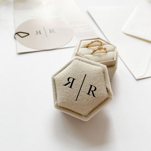 Personalisiertes Ringkästchen aus aus Samt in Beige | Hochzeit | Initialen | Treuzeugin | Jahrestag | Brautjungfer | Geburtstag