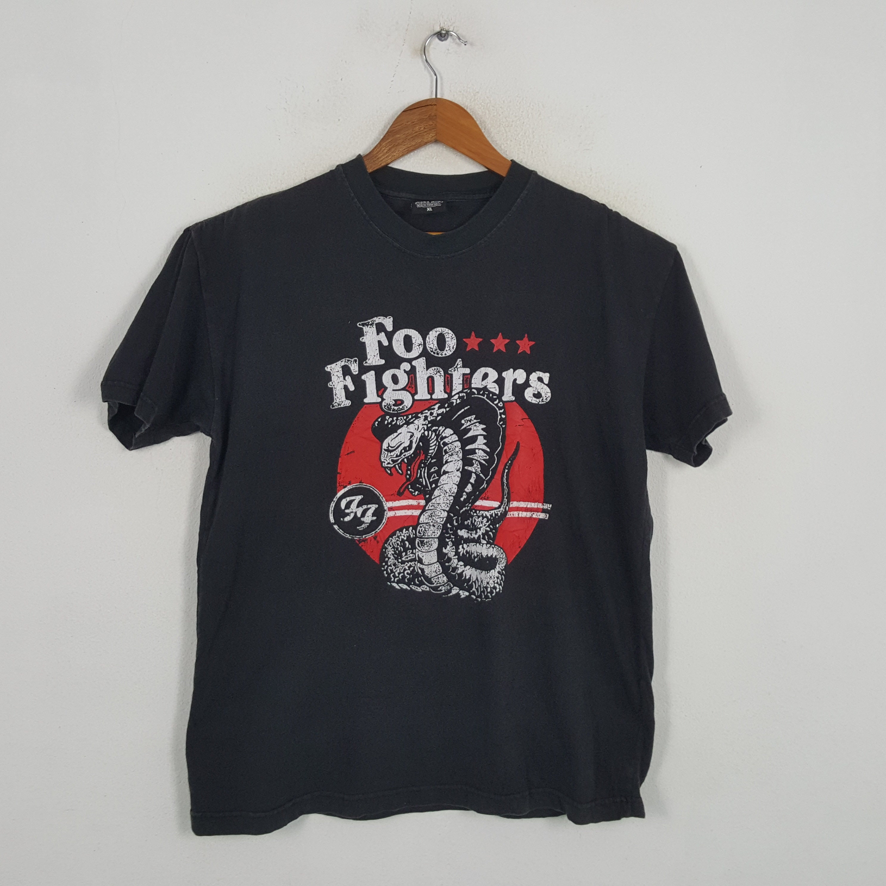 Foo fighters australian tour t shirt hot sale