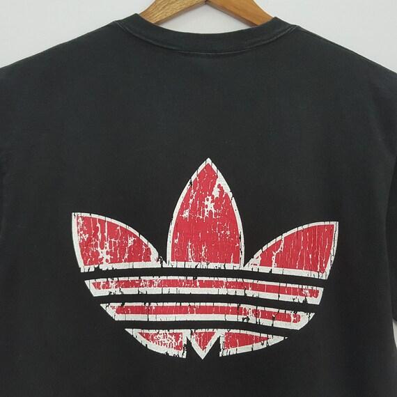 Adidas logo classic 2025