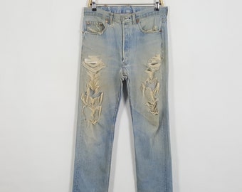 Vintage LEVI'S Kurt Cobain Distressed Design Jeans