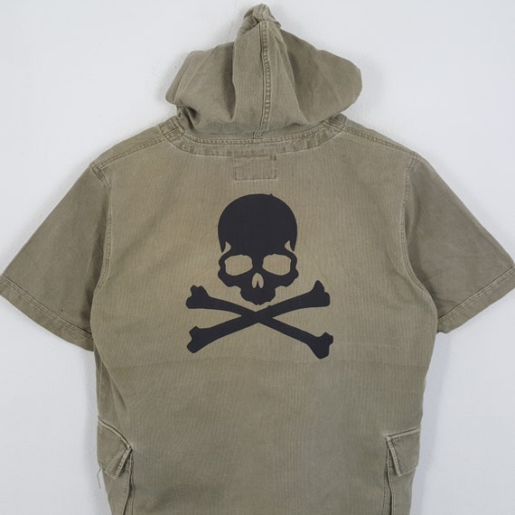 avirex skull zip up