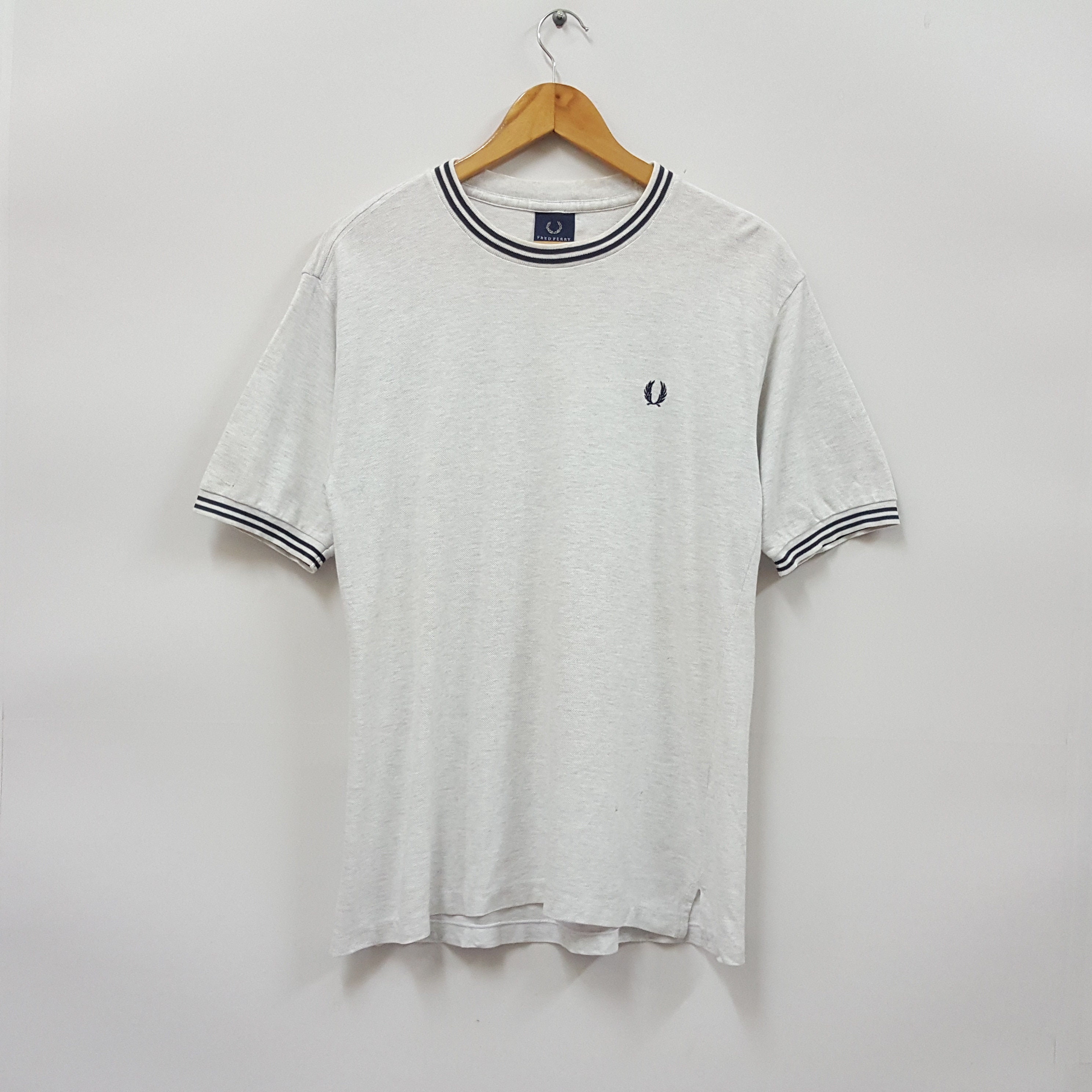 Ja vaccinatie Specifiek Vintage Fred Perry Small Logo Design T-shirt - Etsy