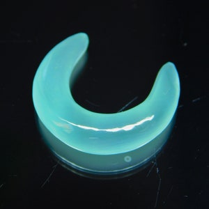 Blue Cats Eye Pincher Ear Gauge Plug Septum