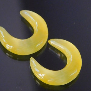 yellow  Cats Eye Pincher Ear Gauge Plug Septum