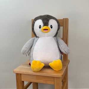 Pinguin grau personalisiert mit Stickerei Bild 2