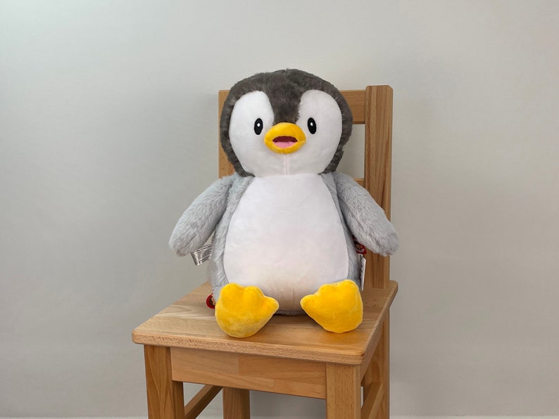 Pinguin grau personalisiert mit Stickerei Bild 2