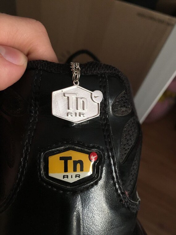 nike tn pendant