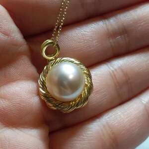 手作りのスターリングシルバーの金メッキネックレス、白い南洋真珠の誕生日プレゼント-Q396