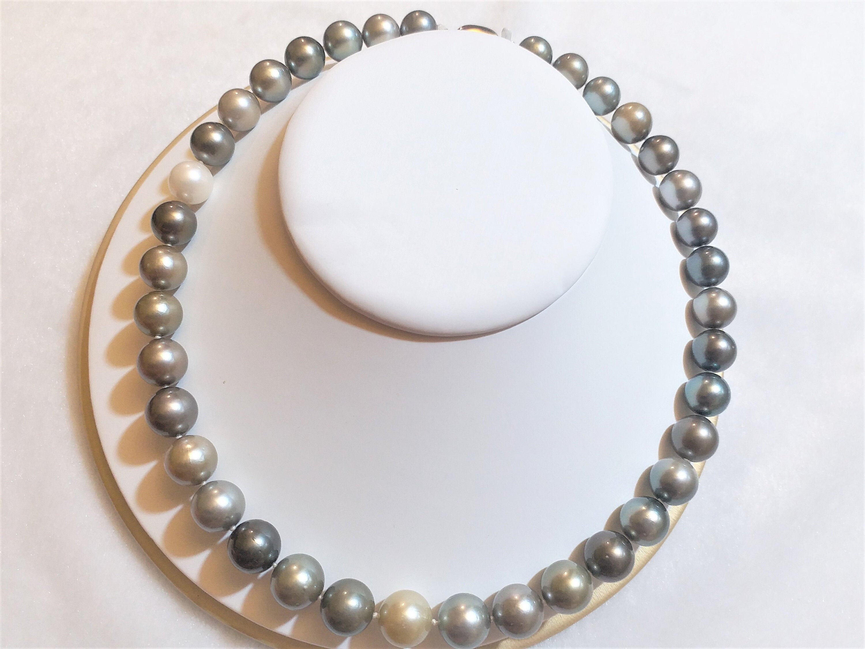 Hand Knotted Multi-color Black Tahitian Round-shape Pearl