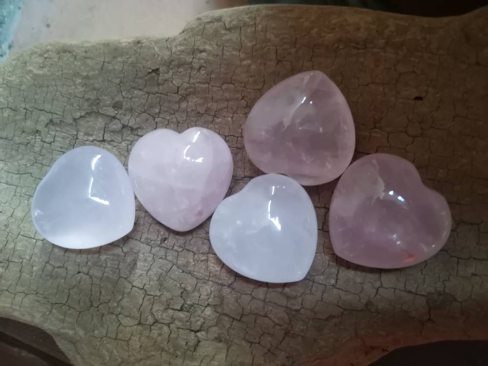 Galet Forme Cœur en Quartz Rose