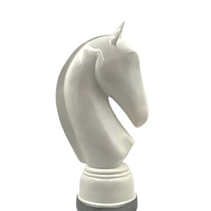 White resin chess horse sculpture, Italy 1970s