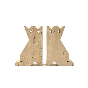 Modern set of 2 travertine cat shaped bookends, Fratelli Mannelli, Italy 1970s