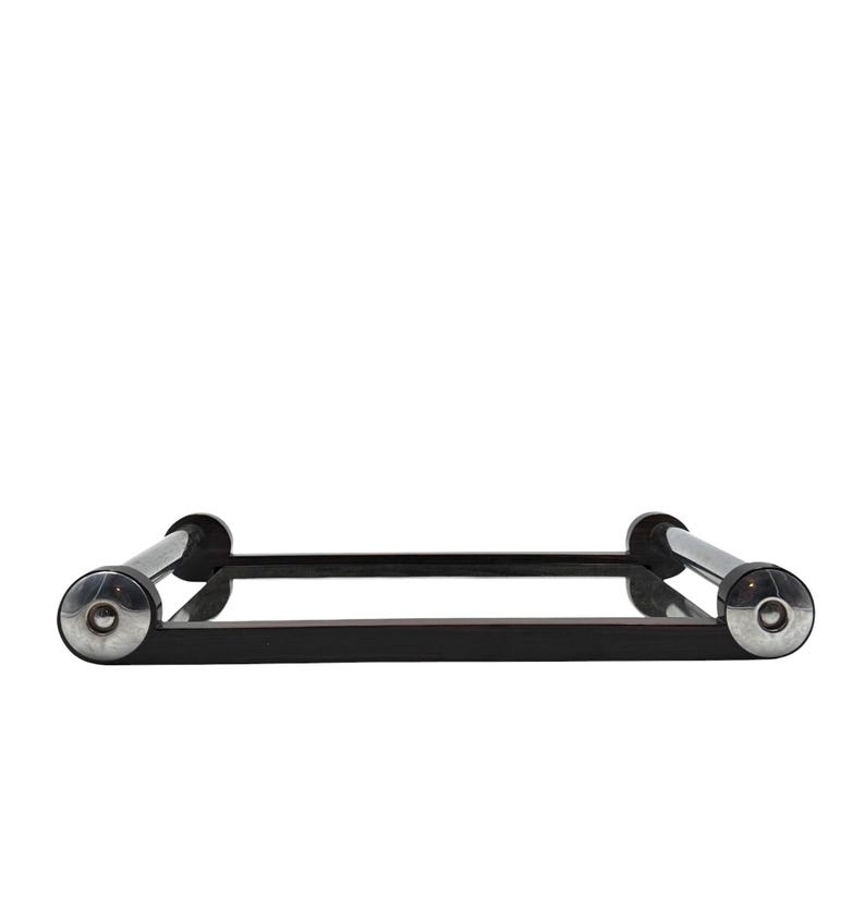 Puede incluir: Un toallero de metal negro con dos barras horizontales y extremos redondeados de color plateado. El toallero est&aacute; dise&ntilde;ado para montarse en la pared y es adecuado para un ba&ntilde;o o una cocina.