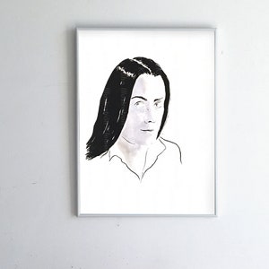 以下が含まれることがあります： 黒と白の線画で描かれた、長い黒髪の人の絵。人物は画像の右側を見ている。絵は白い背景である。