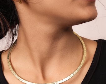 Hammered Brass Choker Necklace – Minimalist Adjustable Collar, Handmade Boho Statement Jewelry, Vintage Festival Gold Choker