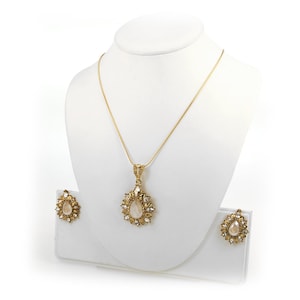 Kyles Collection | Navabi Pendant Set | Swarovski Crystals Set | Wedding Gifts | Indian Jewellery | Gift For Her | Pendant Set | Gift Set |