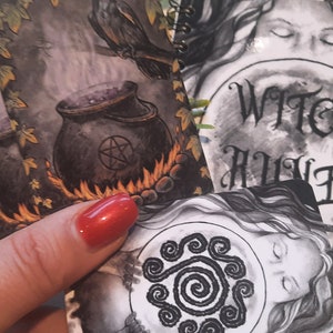 13 cartes Oracle de runes de sorcière